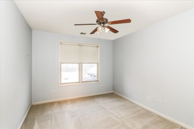 275 E Railroad Avenue 101, Bartlett, IL 60103