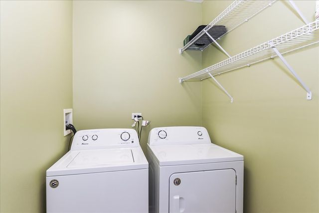 275 E Railroad Avenue 101, Bartlett, IL 60103