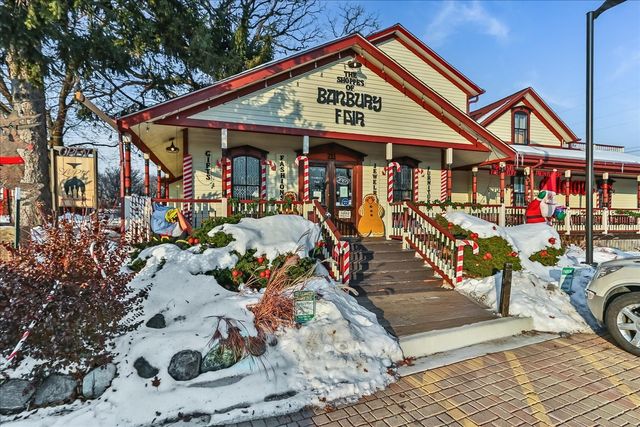 275 E Railroad Avenue 101, Bartlett, IL 60103