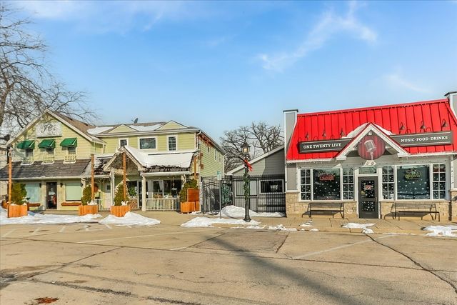 275 E Railroad Avenue 101, Bartlett, IL 60103