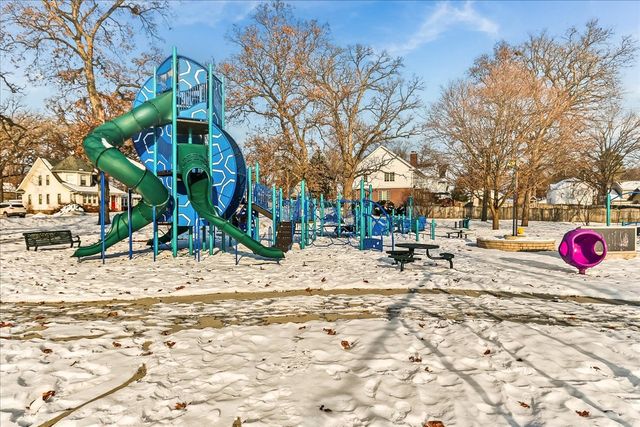 275 E Railroad Avenue 101, Bartlett, IL 60103