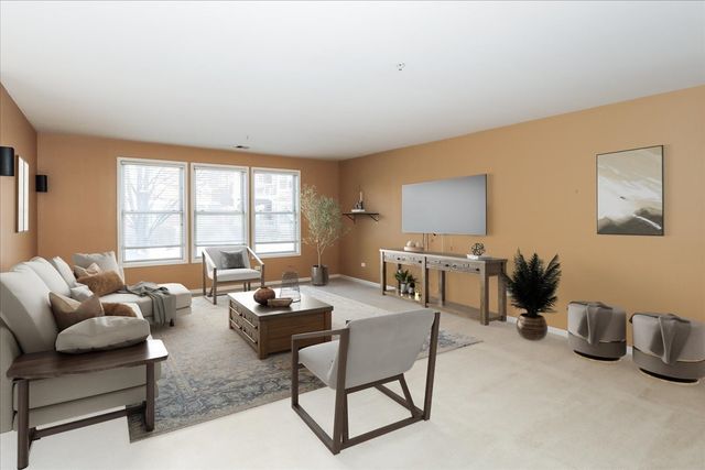 275 E Railroad Avenue 101, Bartlett, IL 60103