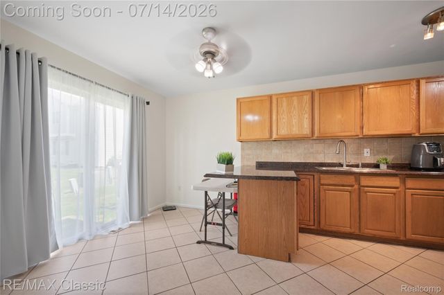29790 Palmer Court, Farmington Hills, MI 48336