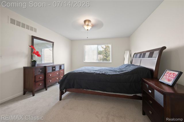 29790 Palmer Court, Farmington Hills, MI 48336