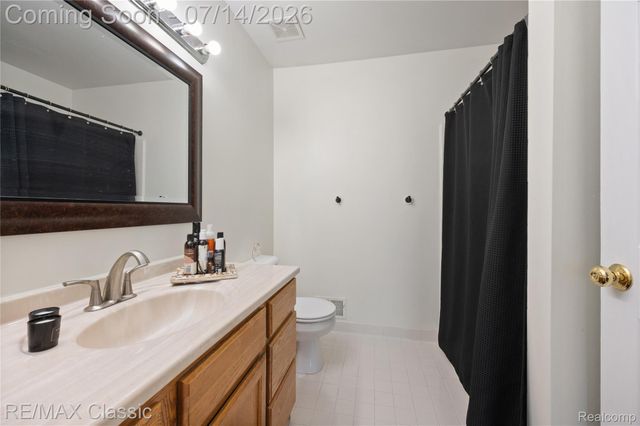 29790 Palmer Court, Farmington Hills, MI 48336