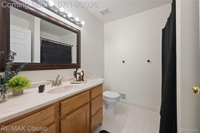 29790 Palmer Court, Farmington Hills, MI 48336