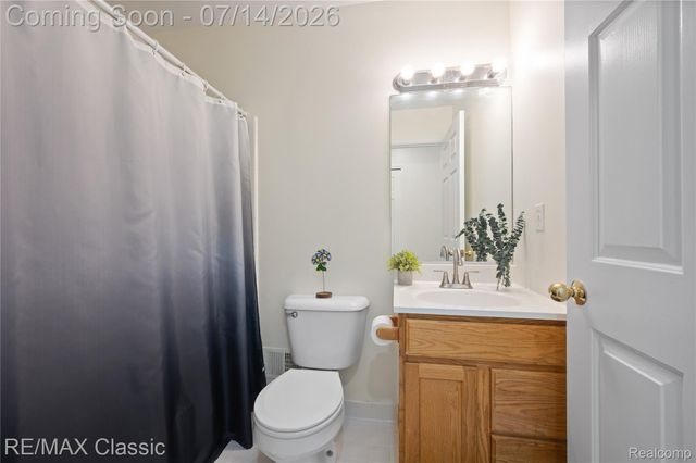 29790 Palmer Court, Farmington Hills, MI 48336