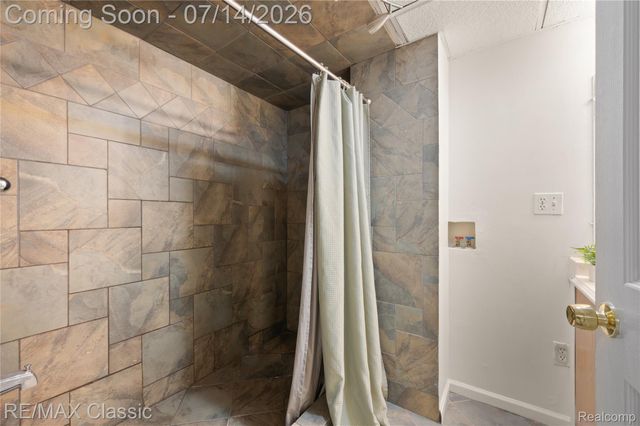 29790 Palmer Court, Farmington Hills, MI 48336