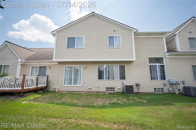 29790 Palmer Court, Farmington Hills, MI 48336