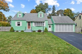 216 Dixon Drive, Camillus, NY 13219