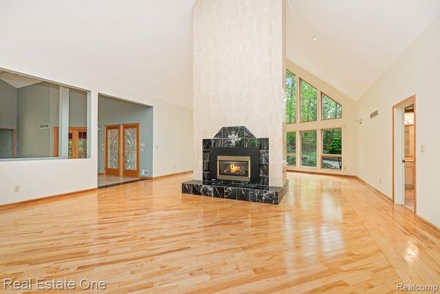 2670 Spring Grove Drive, Brighton, MI 48114