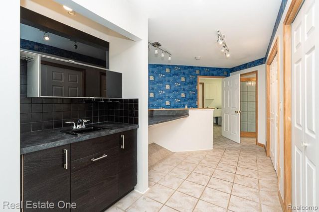 2670 Spring Grove Drive, Brighton, MI 48114
