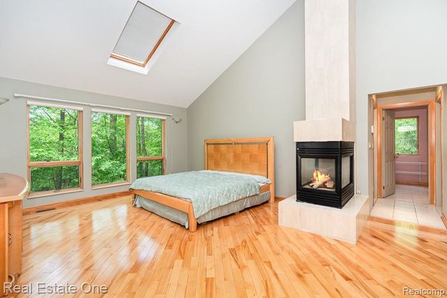 2670 Spring Grove Drive, Brighton, MI 48114