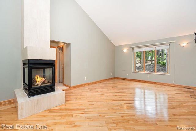 2670 Spring Grove Drive, Brighton, MI 48114