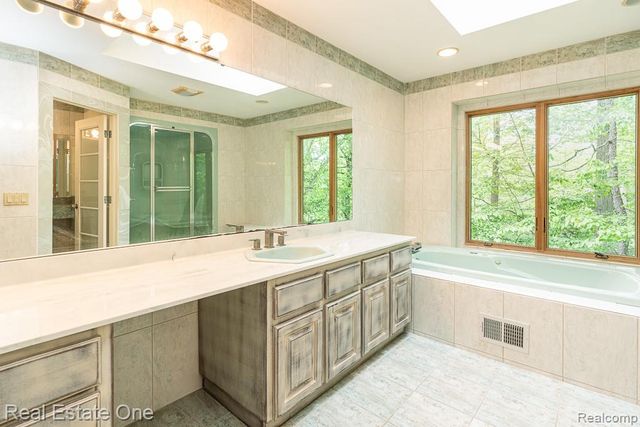 2670 Spring Grove Drive, Brighton, MI 48114