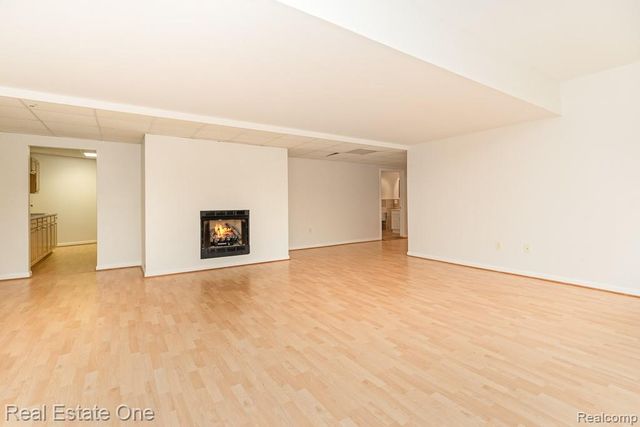 2670 Spring Grove Drive, Brighton, MI 48114