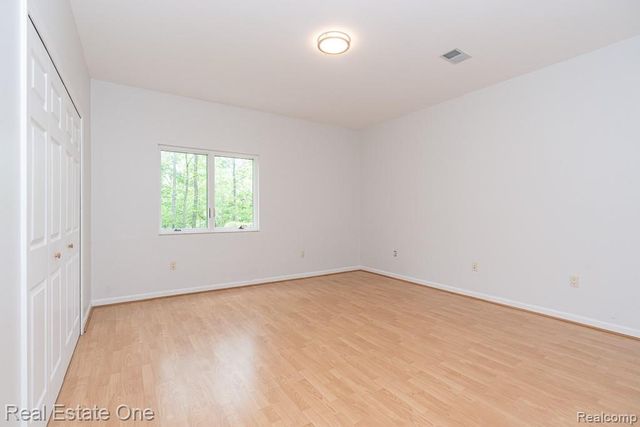 2670 Spring Grove Drive, Brighton, MI 48114