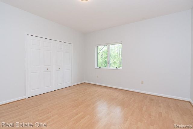 2670 Spring Grove Drive, Brighton, MI 48114