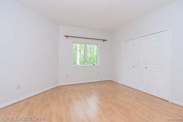 2670 Spring Grove Drive, Brighton, MI 48114