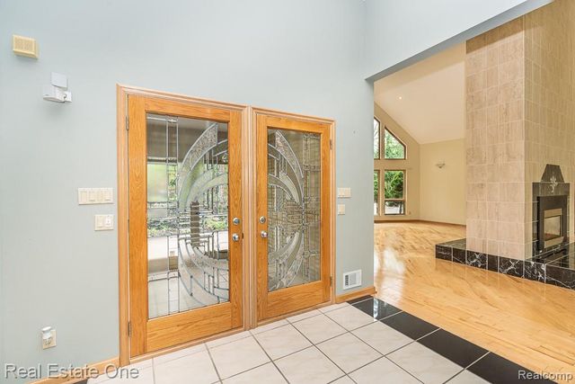 2670 Spring Grove Drive, Brighton, MI 48114