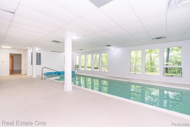2670 Spring Grove Drive, Brighton, MI 48114