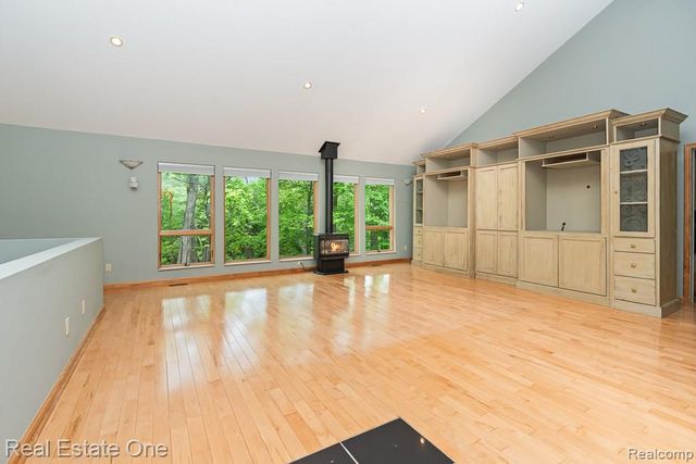 2670 Spring Grove Drive, Brighton, MI 48114