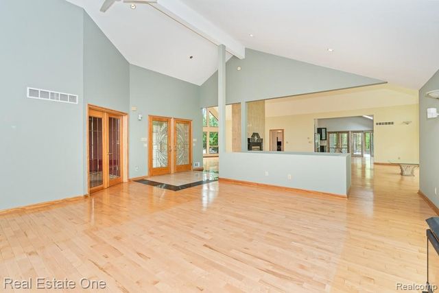 2670 Spring Grove Drive, Brighton, MI 48114