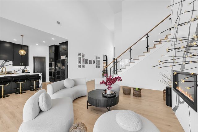 381 Rainforest Loop, Centerton, AR 72719