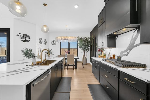 381 Rainforest Loop, Centerton, AR 72719