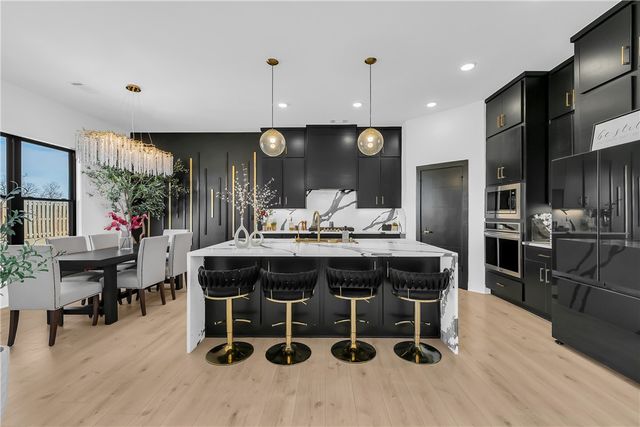 381 Rainforest Loop, Centerton, AR 72719