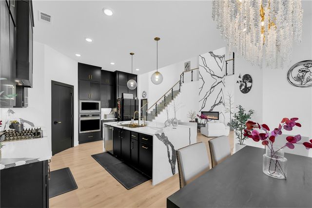 381 Rainforest Loop, Centerton, AR 72719