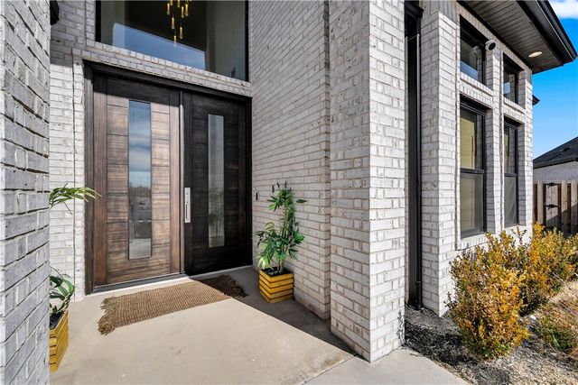 381 Rainforest Loop, Centerton, AR 72719