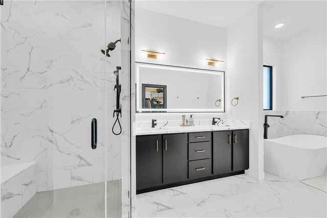 381 Rainforest Loop, Centerton, AR 72719