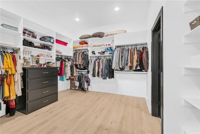 381 Rainforest Loop, Centerton, AR 72719