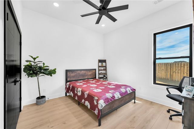 381 Rainforest Loop, Centerton, AR 72719