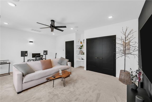 381 Rainforest Loop, Centerton, AR 72719