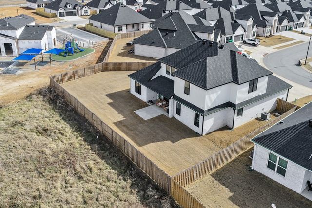 381 Rainforest Loop, Centerton, AR 72719