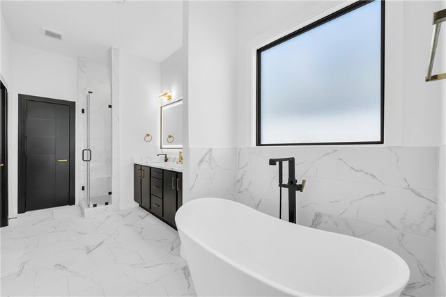 381 Rainforest Loop, Centerton, AR 72719