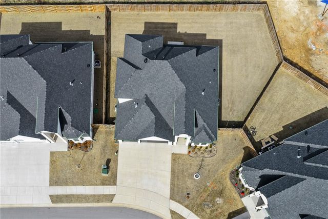 381 Rainforest Loop, Centerton, AR 72719