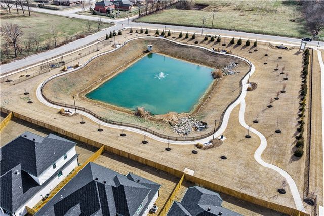 381 Rainforest Loop, Centerton, AR 72719