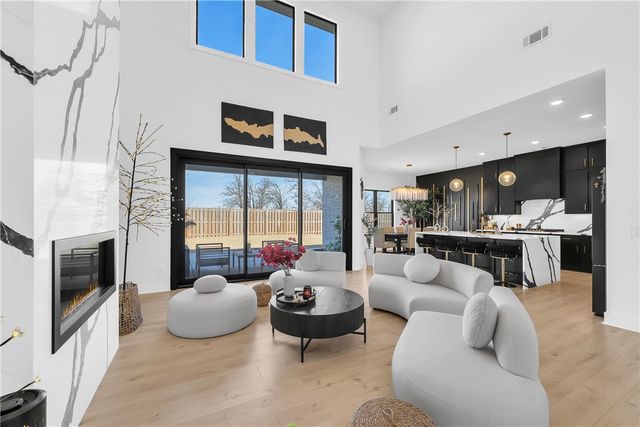 381 Rainforest Loop, Centerton, AR 72719