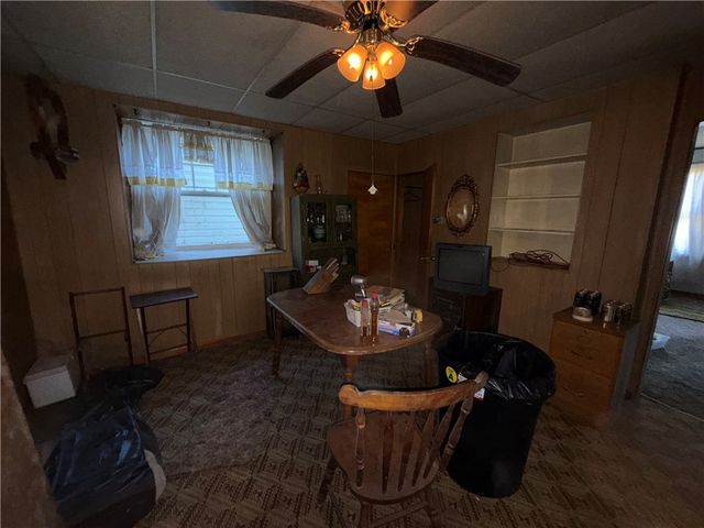 226 Ridge Ave, Applewold Boro, PA 16201