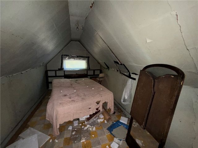 226 Ridge Ave, Applewold Boro, PA 16201