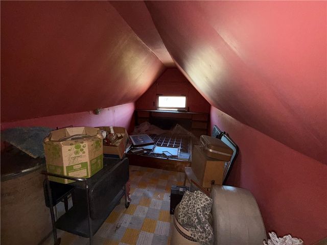 226 Ridge Ave, Applewold Boro, PA 16201