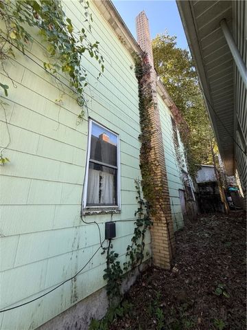 226 Ridge Ave, Applewold Boro, PA 16201