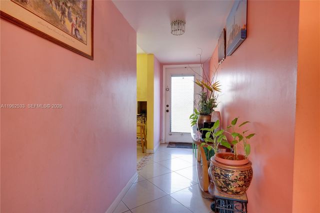 2901 N Nob Hill Road 303, Sunrise, FL 33322