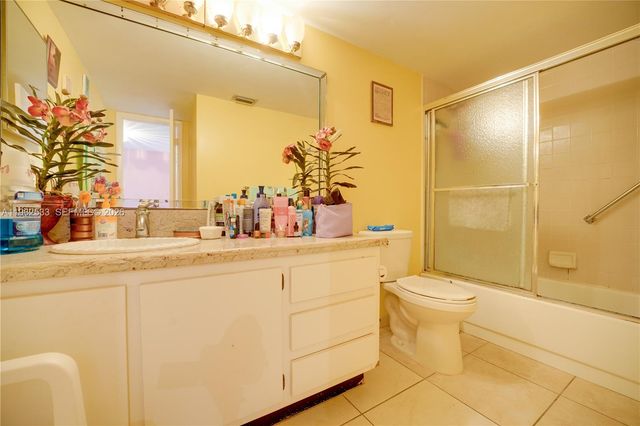 2901 N Nob Hill Road 303, Sunrise, FL 33322