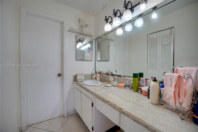 2901 N Nob Hill Road 303, Sunrise, FL 33322