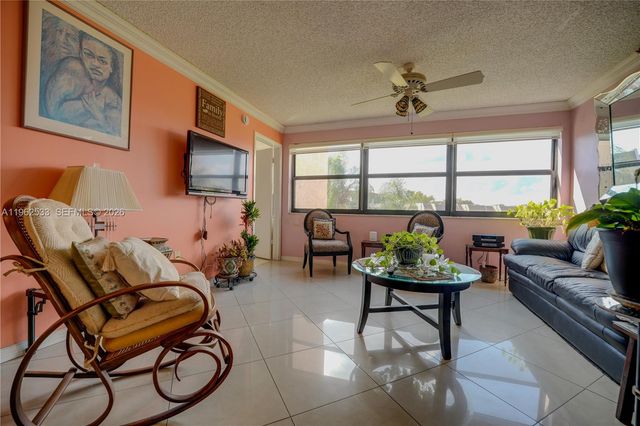 2901 N Nob Hill Road 303, Sunrise, FL 33322
