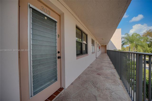 2901 N Nob Hill Road 303, Sunrise, FL 33322